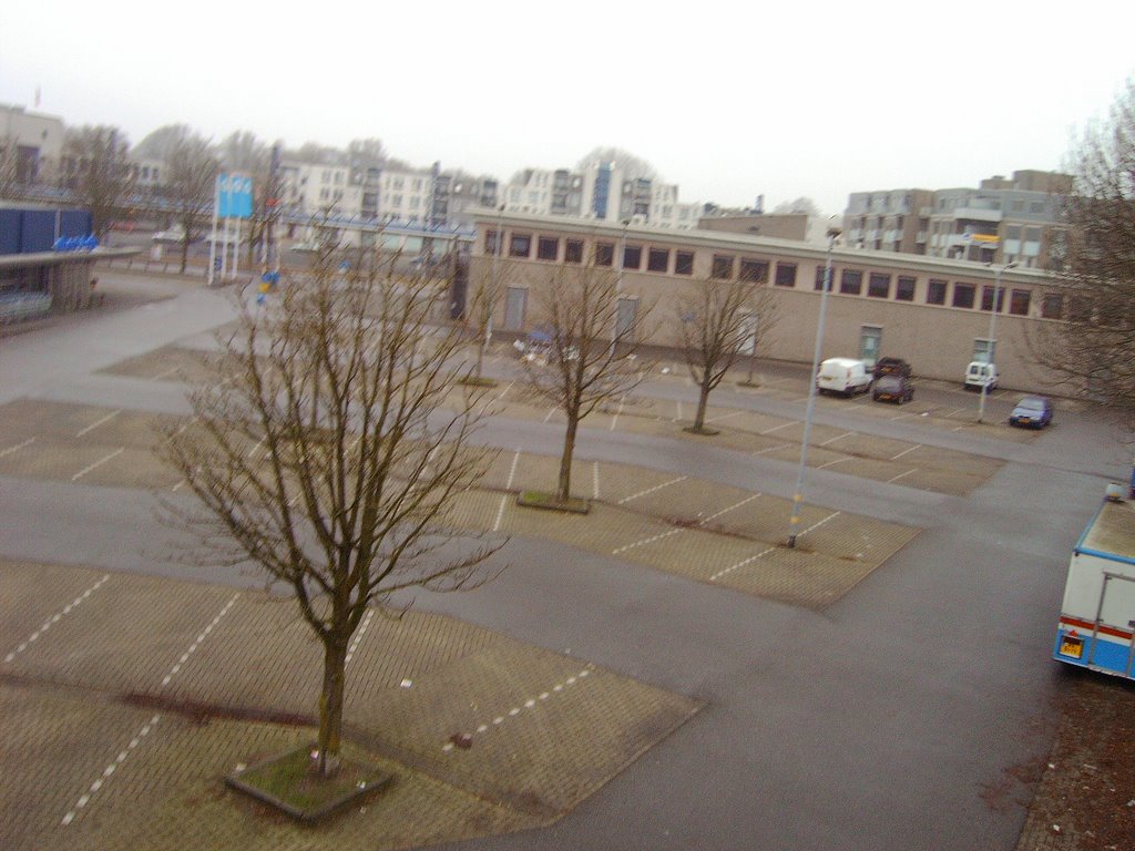 Parkeerterrein AH Veghel by jentje