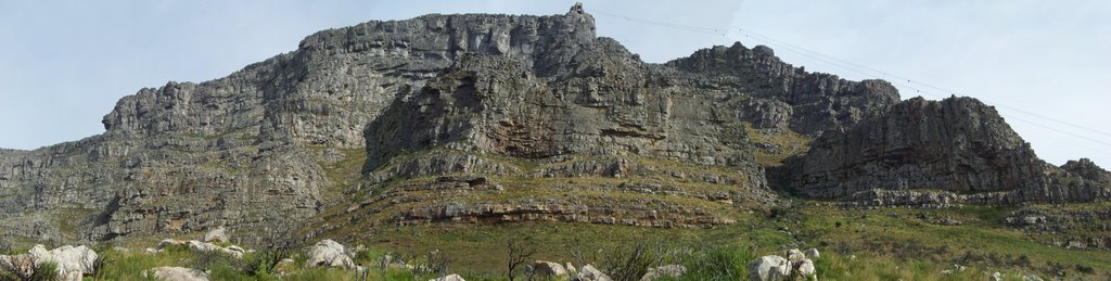 Table Mountain from the base 4/16/08 by Smokin