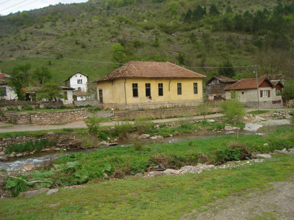 Old school in Jelovica by bobanpvo