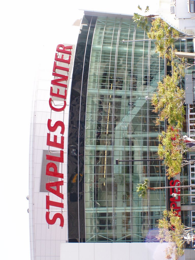 Staple Center at daylight by Arturo Luque