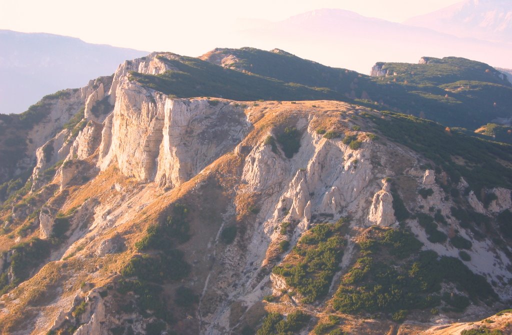 Roccioni di Lora ed Alpe Cosmagnon by Andrea Zanella