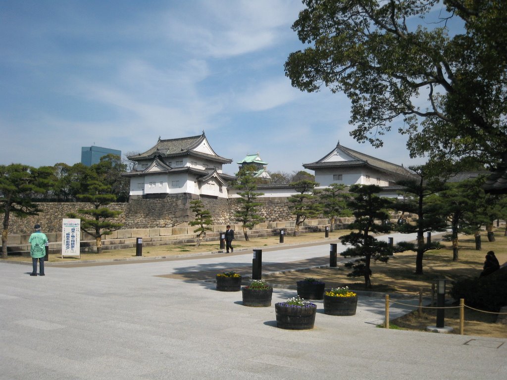 Osaka Castle by pramlet