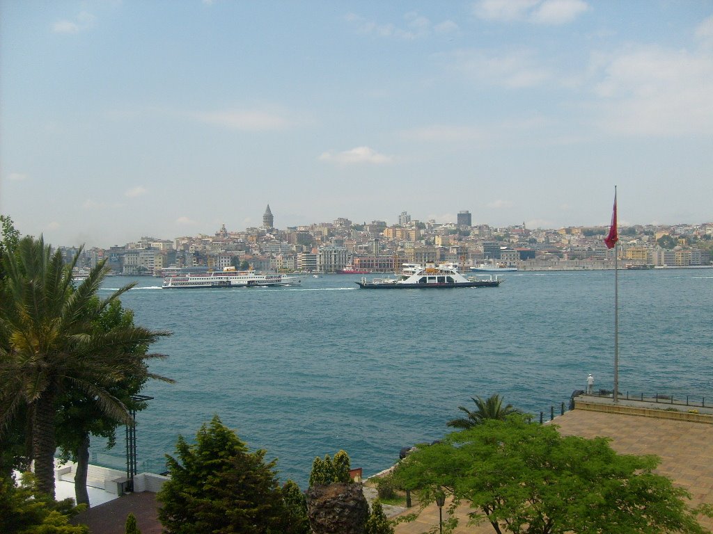 Istanbul.karakoy.. by Ilhan Parçalı