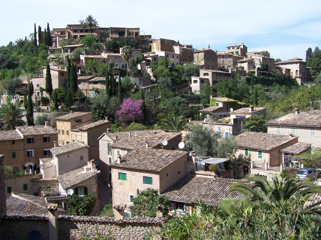 Deià, uno de los más bonitos pueblos de Mallorca by ea6agy - Toni Guasch