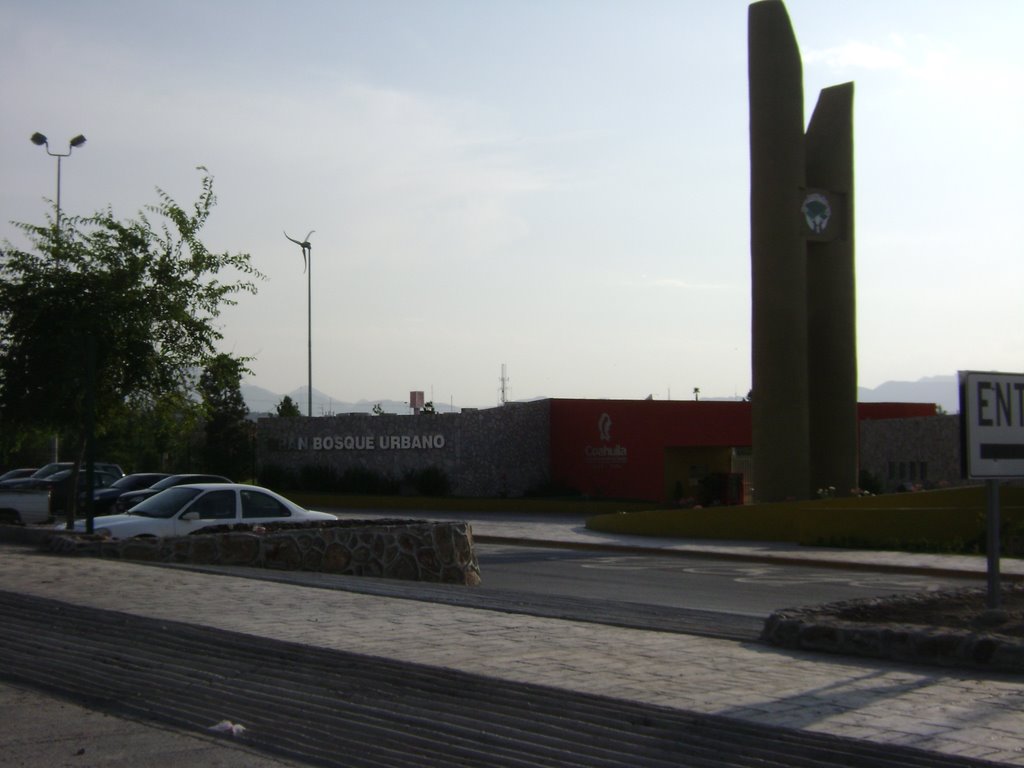 Gran Bosque Urbano inaugurado en mayo de 2008 por el Profr. Humberto Moreira Valdés by Eduardo Rivera