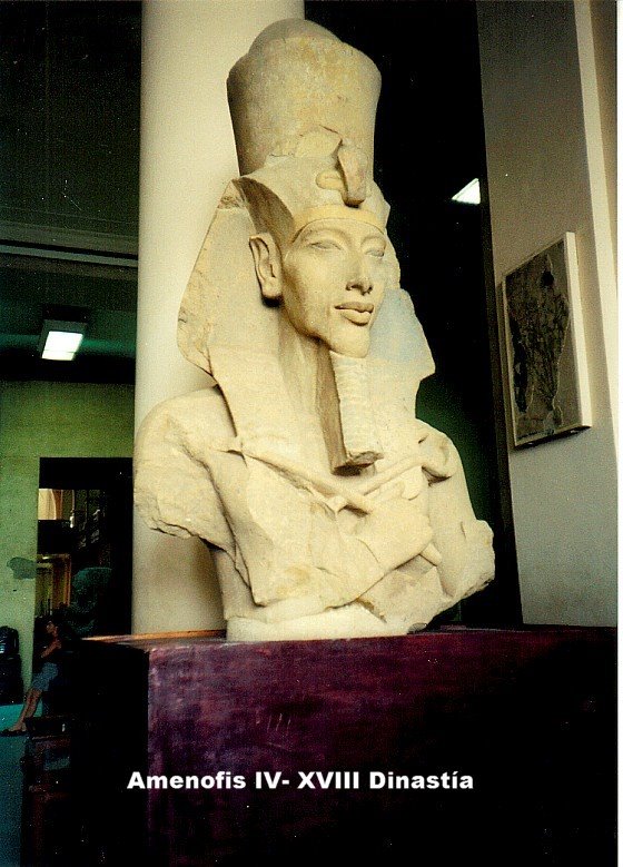 Amenofis IV - Museo Egipcio- El Cairo- by Rodolfo Manganiello