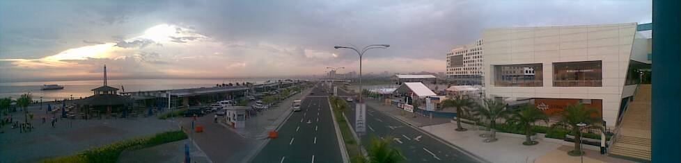 Mall of Asia. water front by BigAndSmall