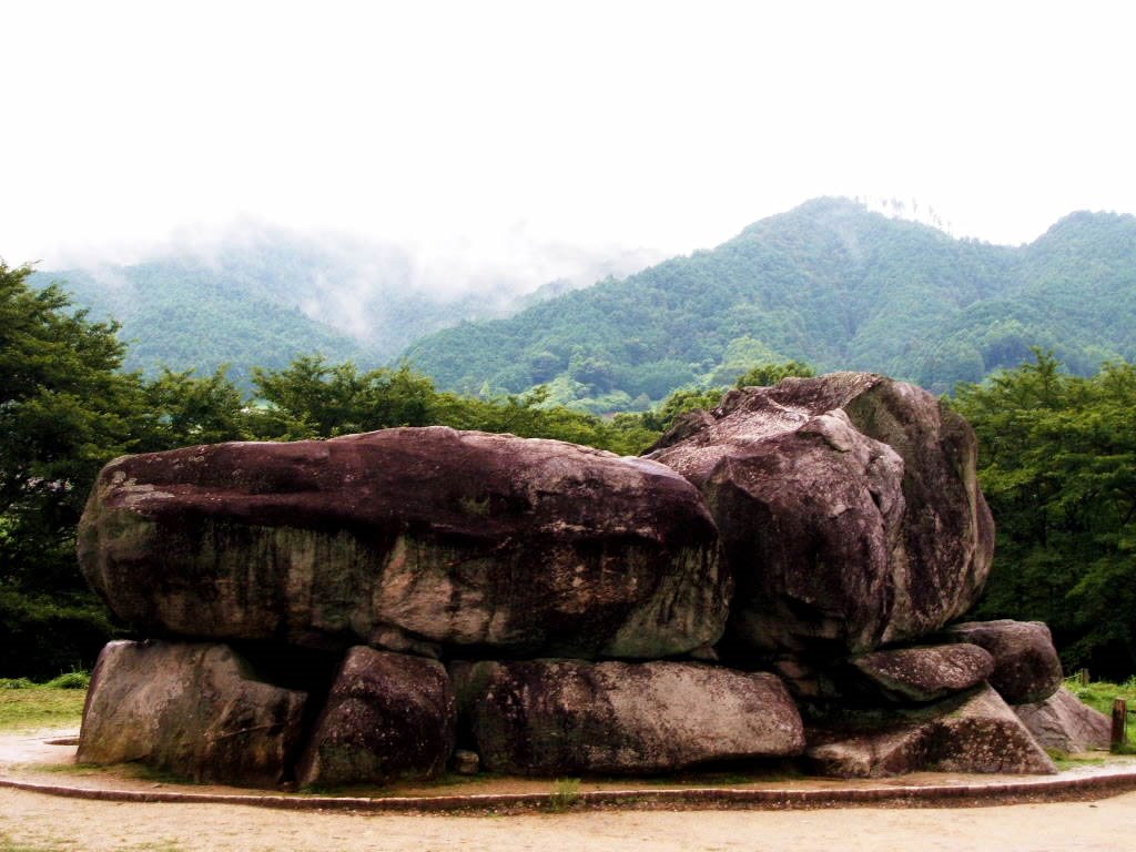 飛鳥の石舞台古墳 / Asuka's Stone-Stage Mausoleum by Jim Spaulding