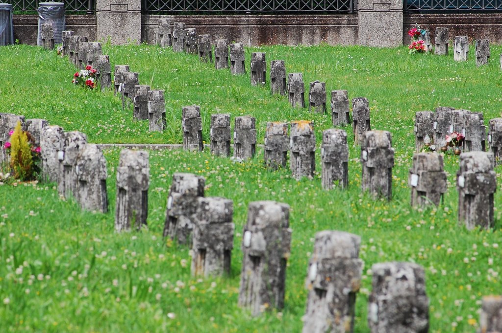 Cimitero Crespi d'adda by Moffolo