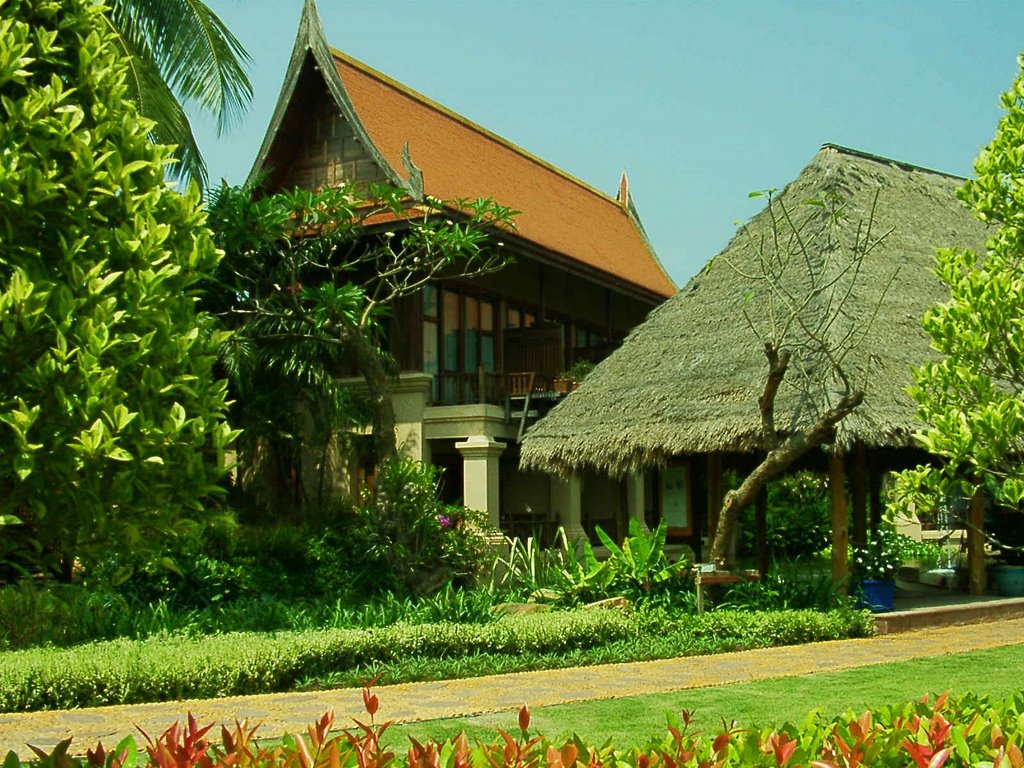 One of the luxury Guesthouses with the small pier house - Anantara Resort and Spa Hua Hin by world of pictures by KlausH