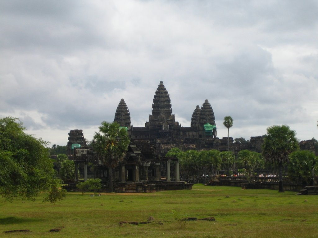 Angkor Wat, Cambodia by silwi