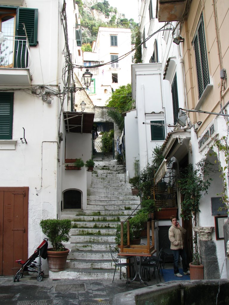 Village d'Amalfi, Italie by Eric Bedard