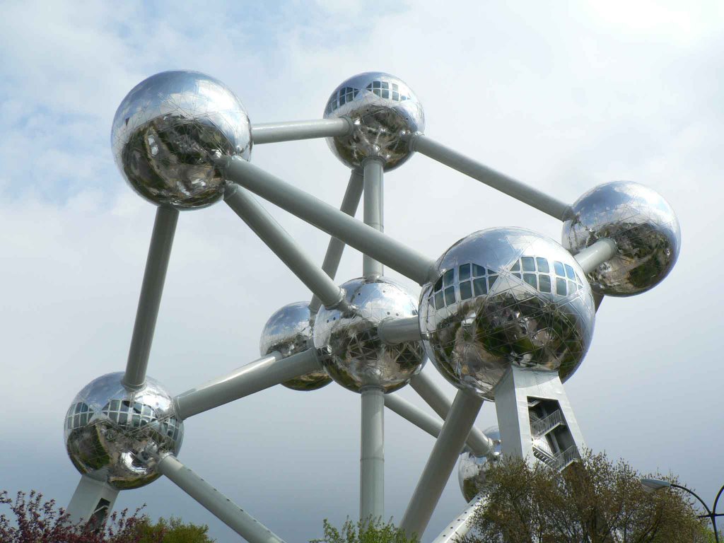 Brussel - Atomium by Iulian Neghina