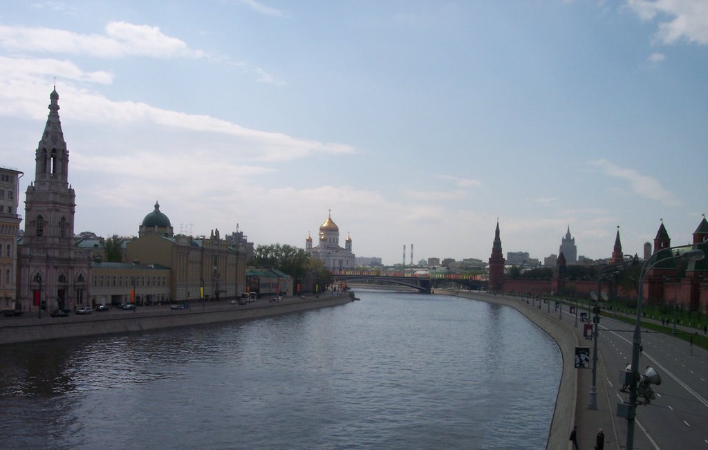 View from Bolshoy Moskvoretskii Bridge by Patronov