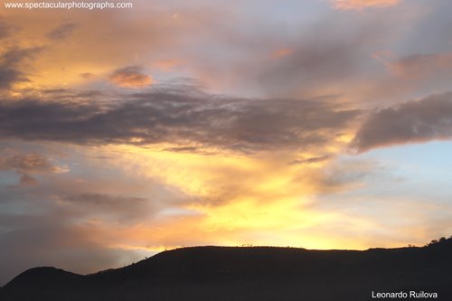 Quito's Sky by Leonardo Ruilova