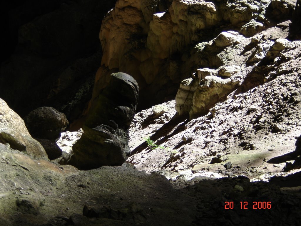 Gruta da Lagoa Azul, Bonito, MS. by Aluisio Ribeiro 2