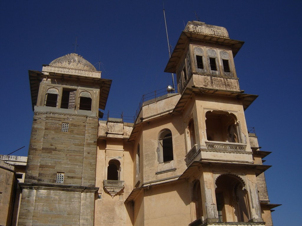 Sajjan Garh Palace by Shadab Ahmed