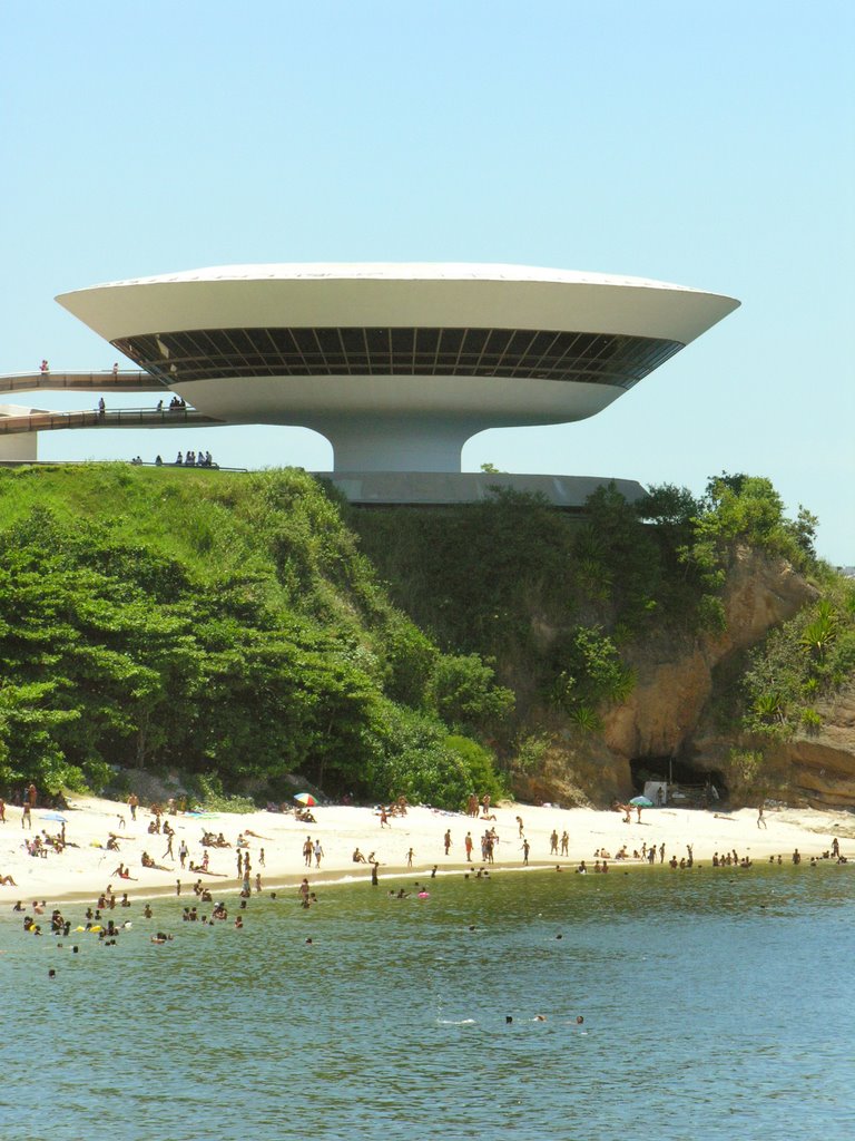 View to Niterói Contemporary Art Museum by IPAAT