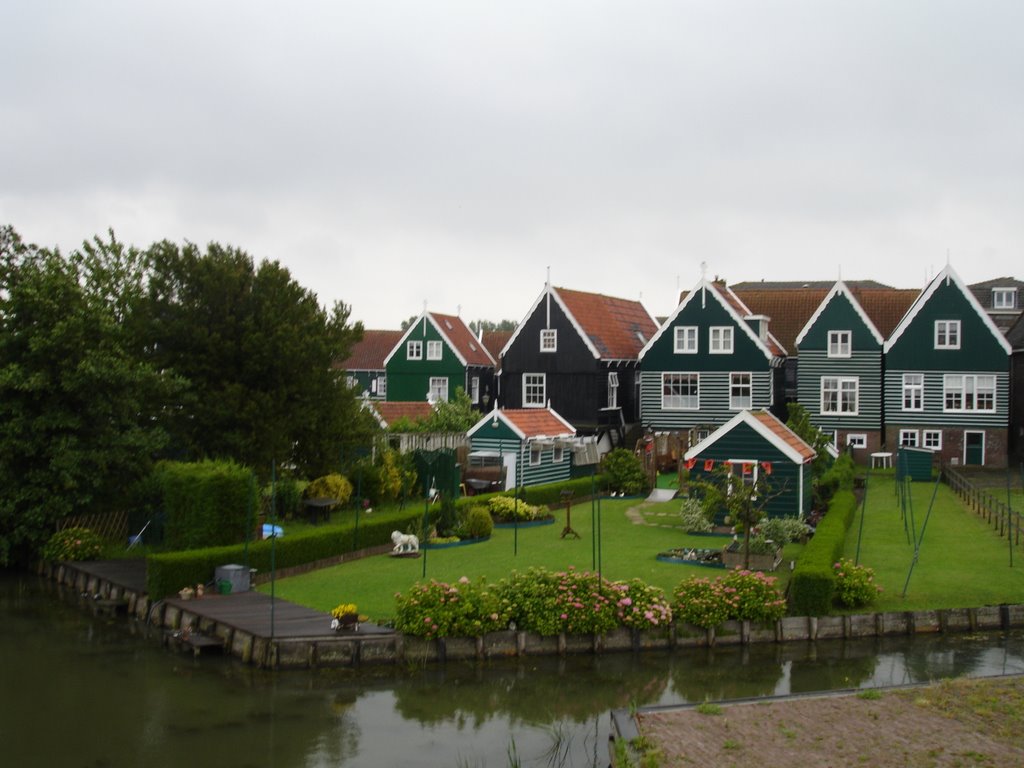 Typical old dutch village: Marken by de_Antman