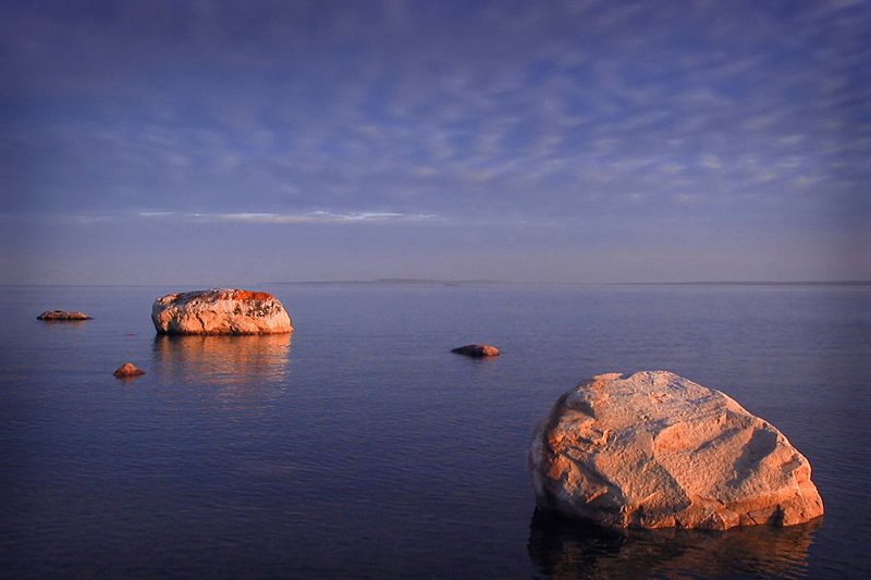 Sunlit Erratics by tfavretto