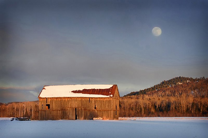 Echo Valley Moonrise by tfavretto