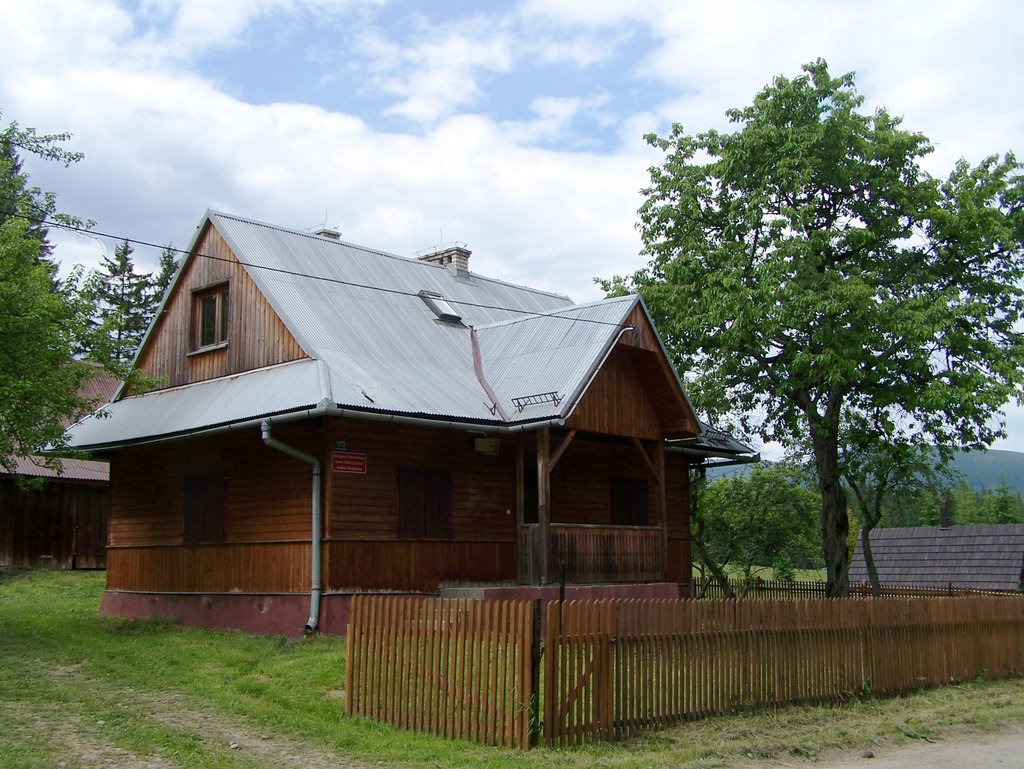 Leśniczówka "Śmietanowa" by Krystyna Foryś