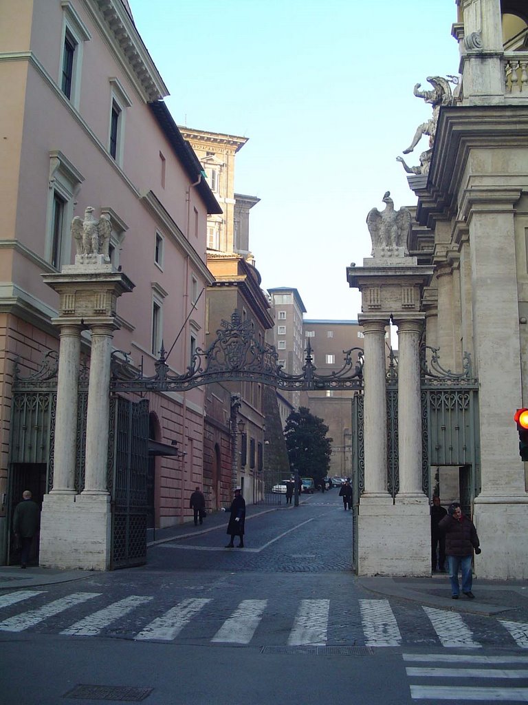 Entrada da Cidade do Vaticano. by alex brando