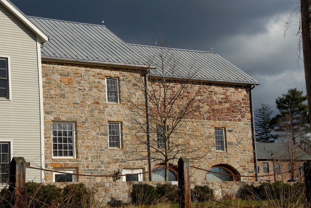 Stone Barn by BobSutton