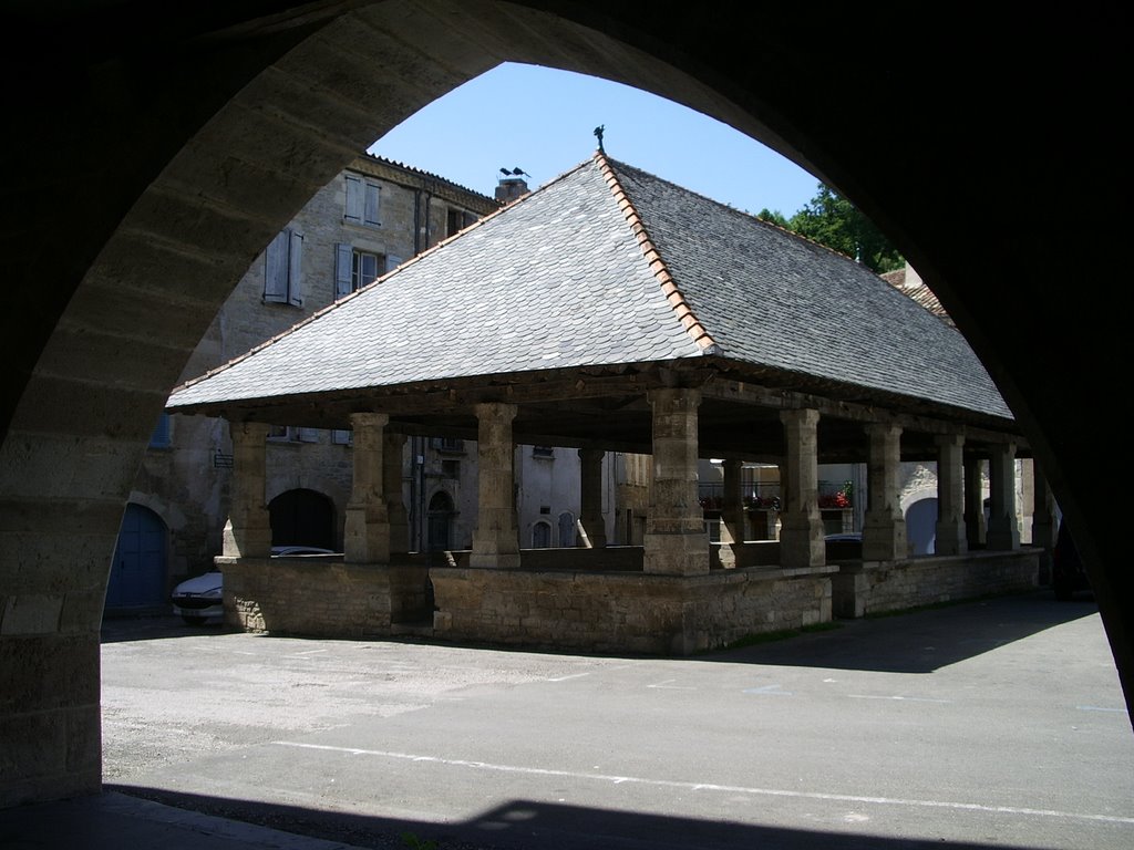 La halle de Caylus by Jean-Luc Raby