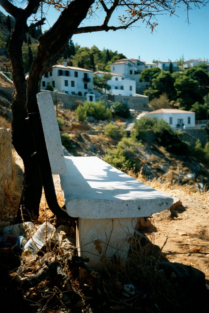 Bench on Hydra by jvonr