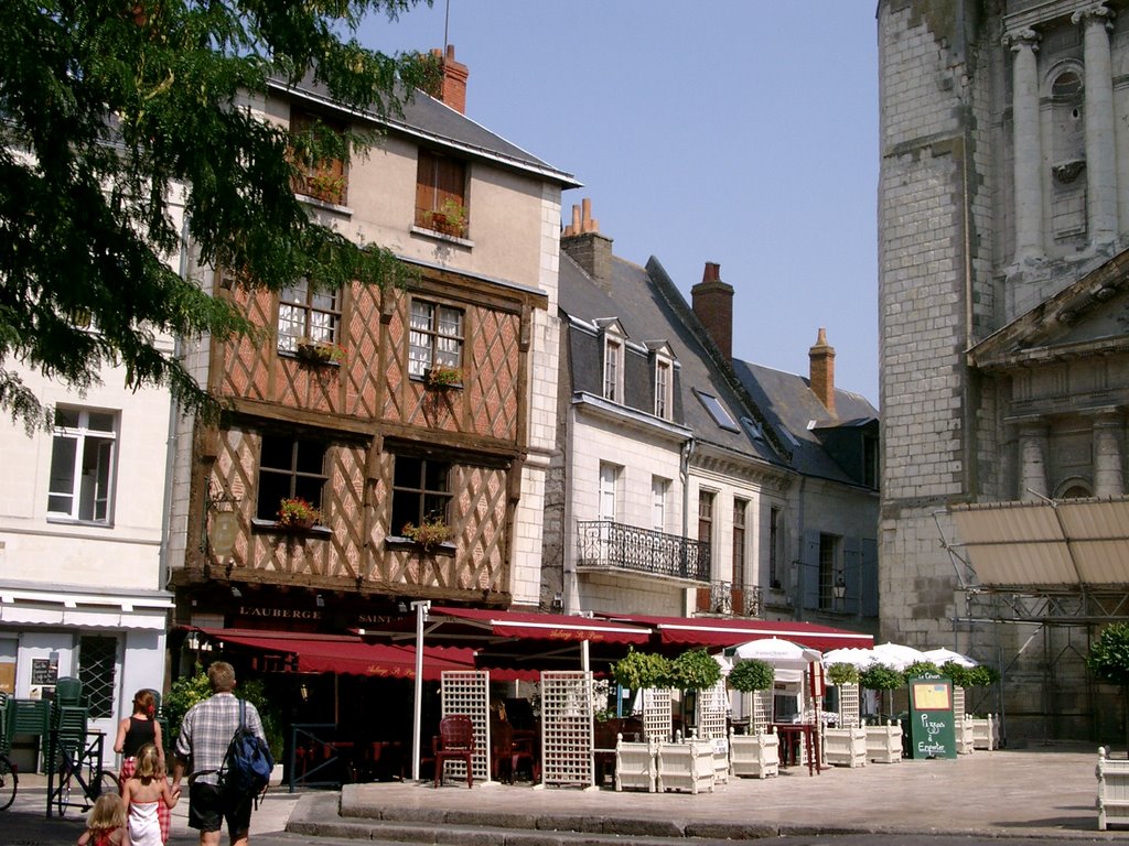 Saumur, Place St-Pierre by Micsterm, Paris 18