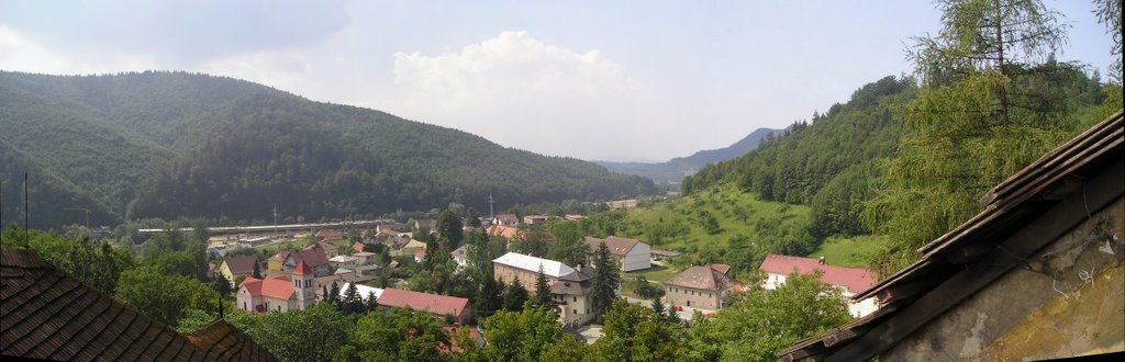 Oravsny podzamok - panorama from Orava castle by Chainslaw