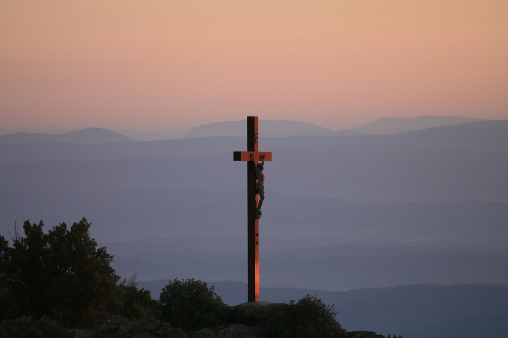 The cross at dawn by tradestream