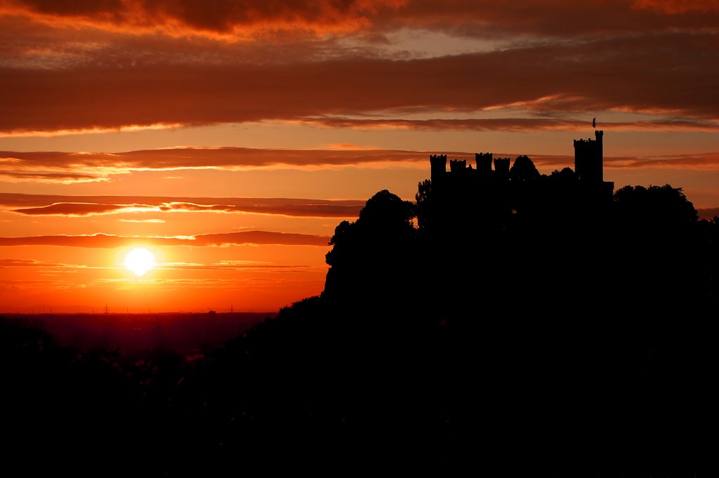 Schloss Ortenberg au couché du soleil by G-A