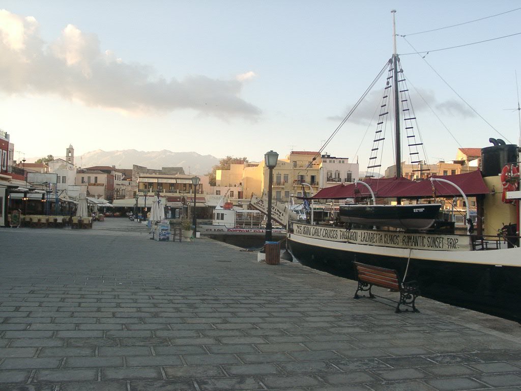 Chania port by soulis