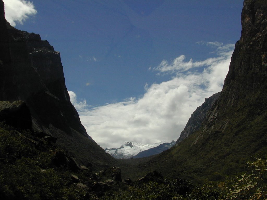 Lago Chinancocha Valley in Parque Nacional Huascaran by Sawpitman-Mike Cusac…