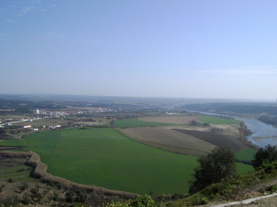 Alferrarede vista do castelo de abrantes 2005 by pedropmarques