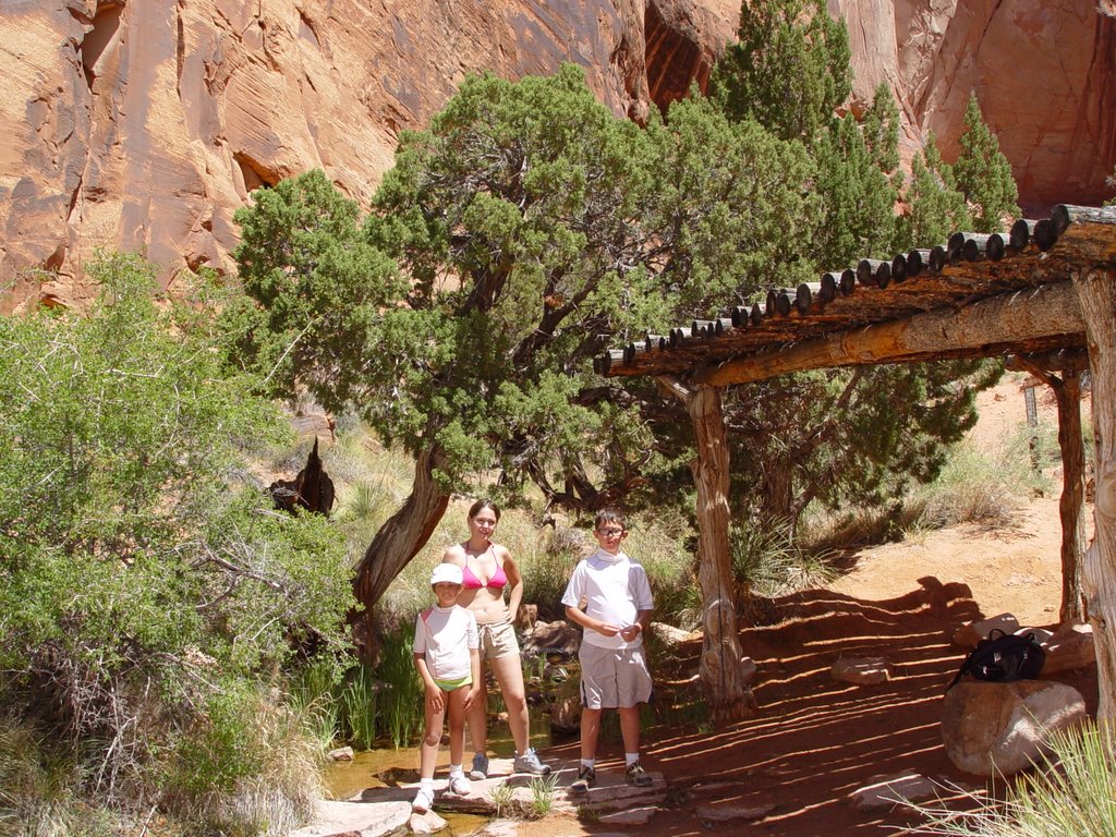 Rainbow Bridge Rest Area by chicali