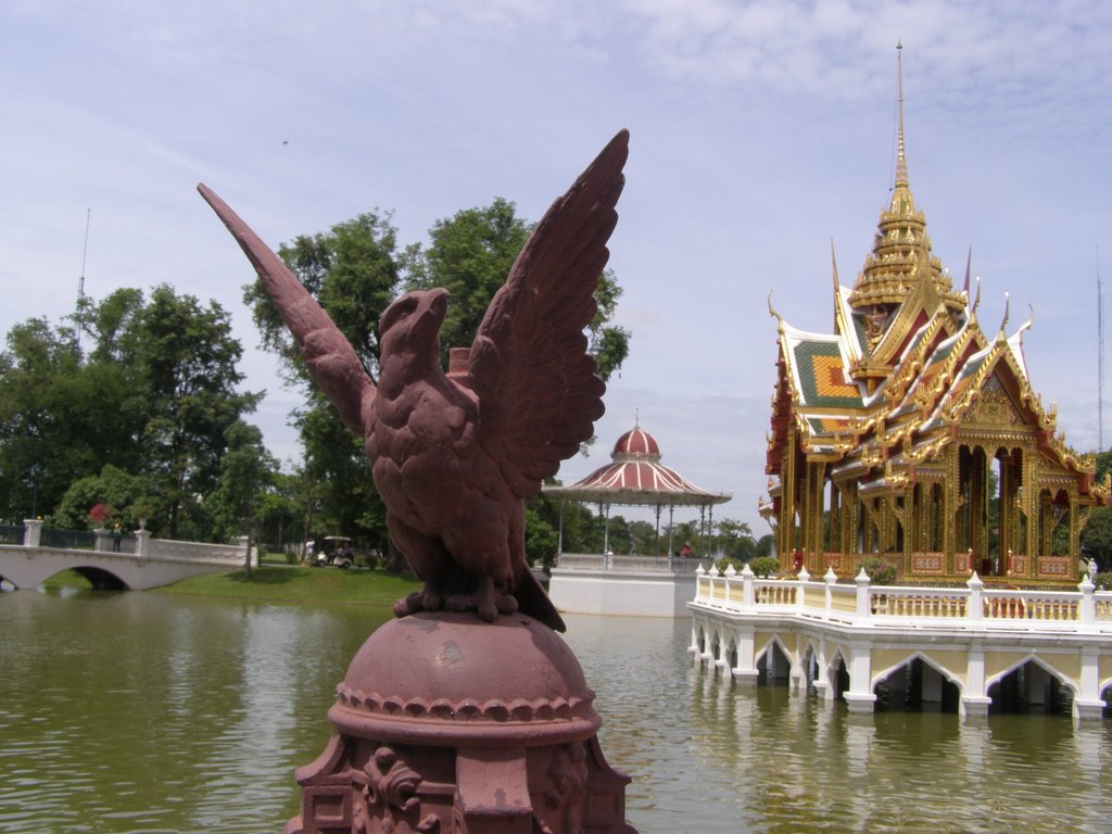 View Bang Pa-In Palace by CHAMRAT CHAROENKHET