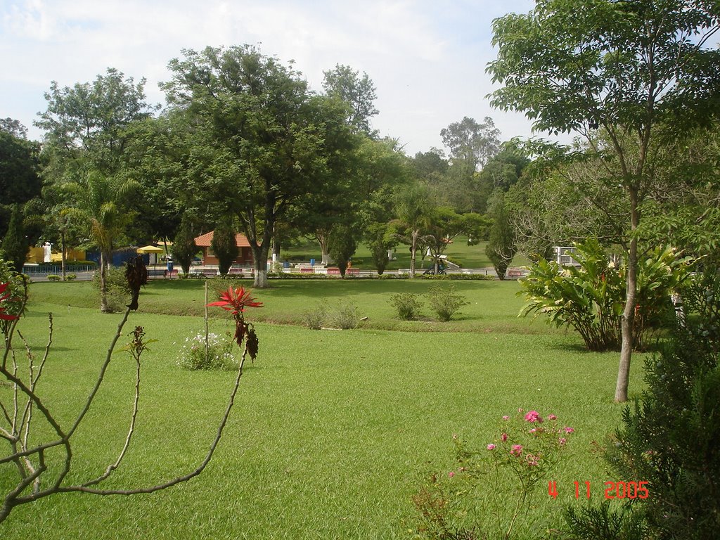 Praça em Águas de São Pedro - SP by Roselito Fávero da S…