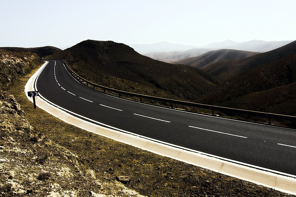 Street on Fuerteventura by Thomas Splietker