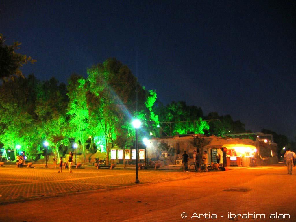 Cep Sineması, Adnan Menderes Cd, Mersin - 2008 by © i.alan