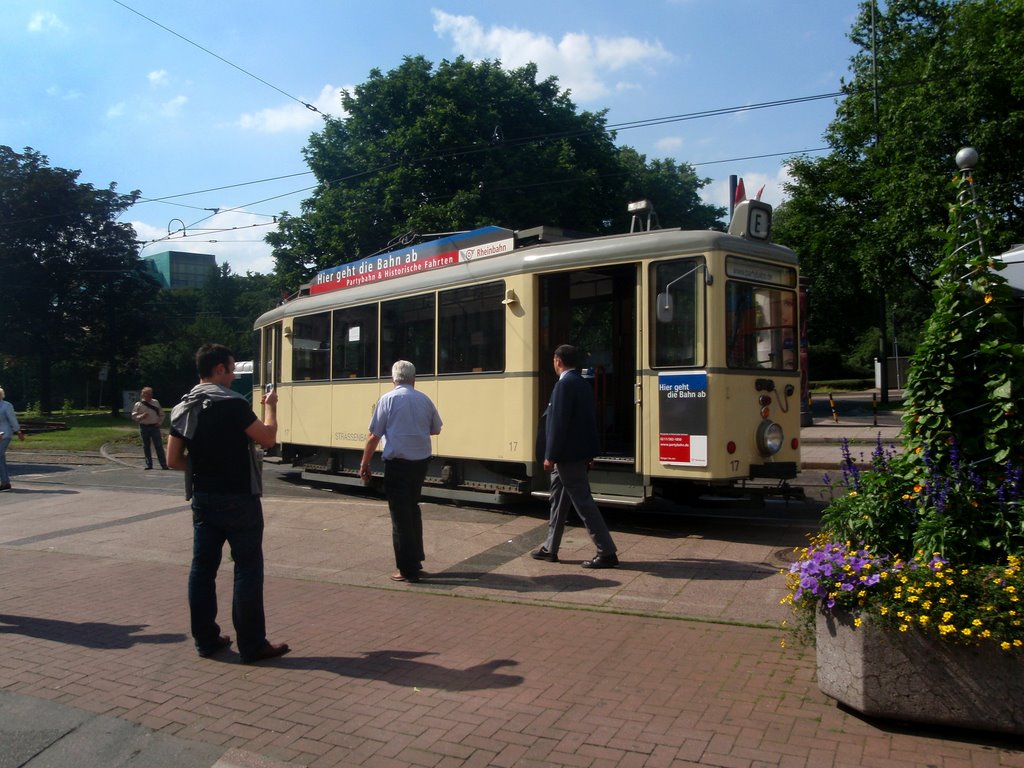 Straßenbahn by AnthonyJjm Sluijter