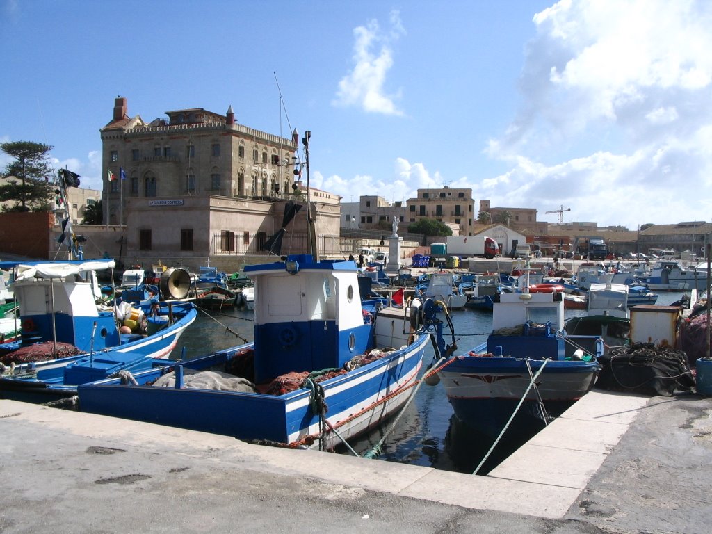 Port Favignana by mondobingo