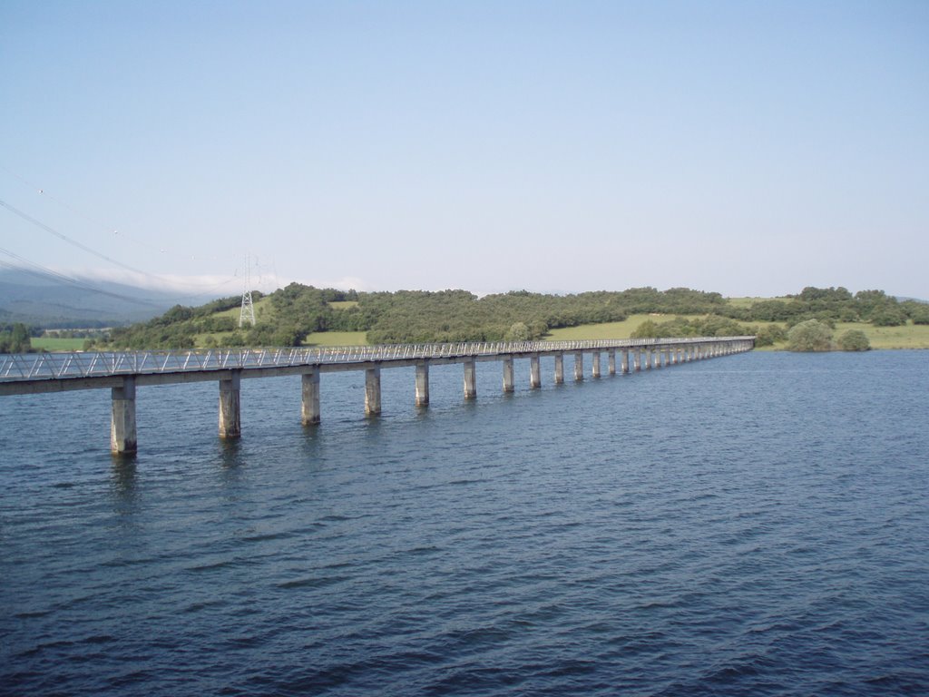 Puente cerca de Azua by Aitor-Barbero