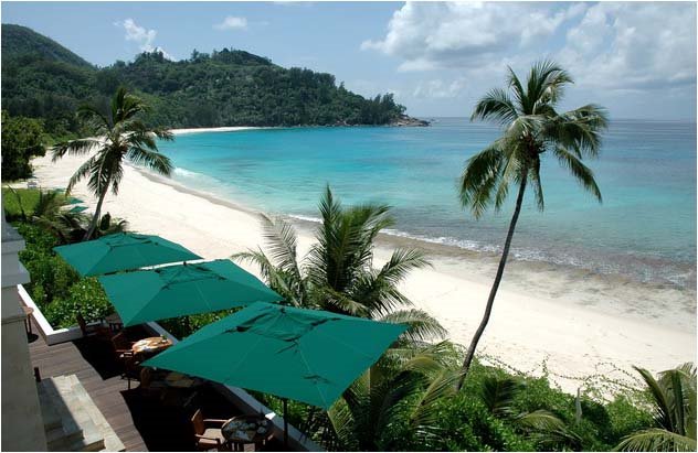 From the balcony of Banyan Tree Resortl-Seychelles,2005 by Tianzhan