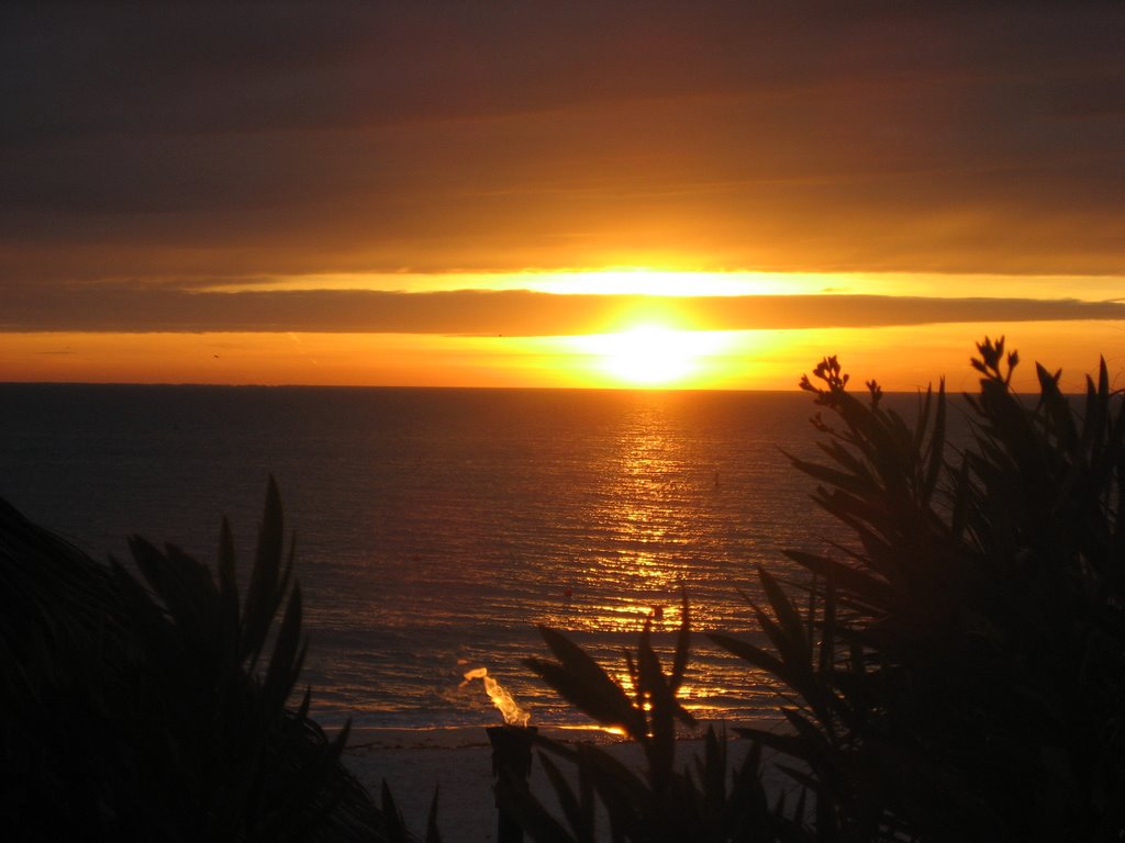 Doubletree Tiki Bar Sunset by cwmsmiley