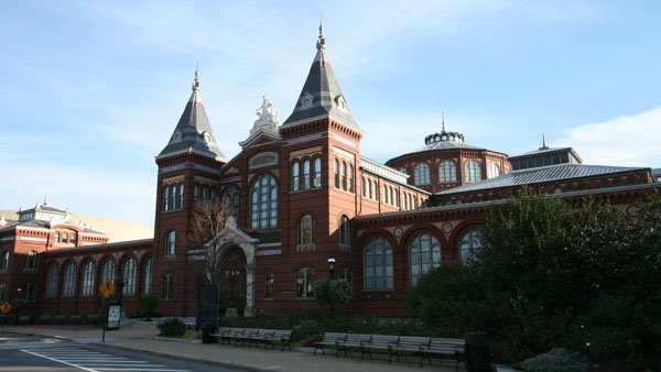 Smithsonian Washington DC by scenicplaces.com