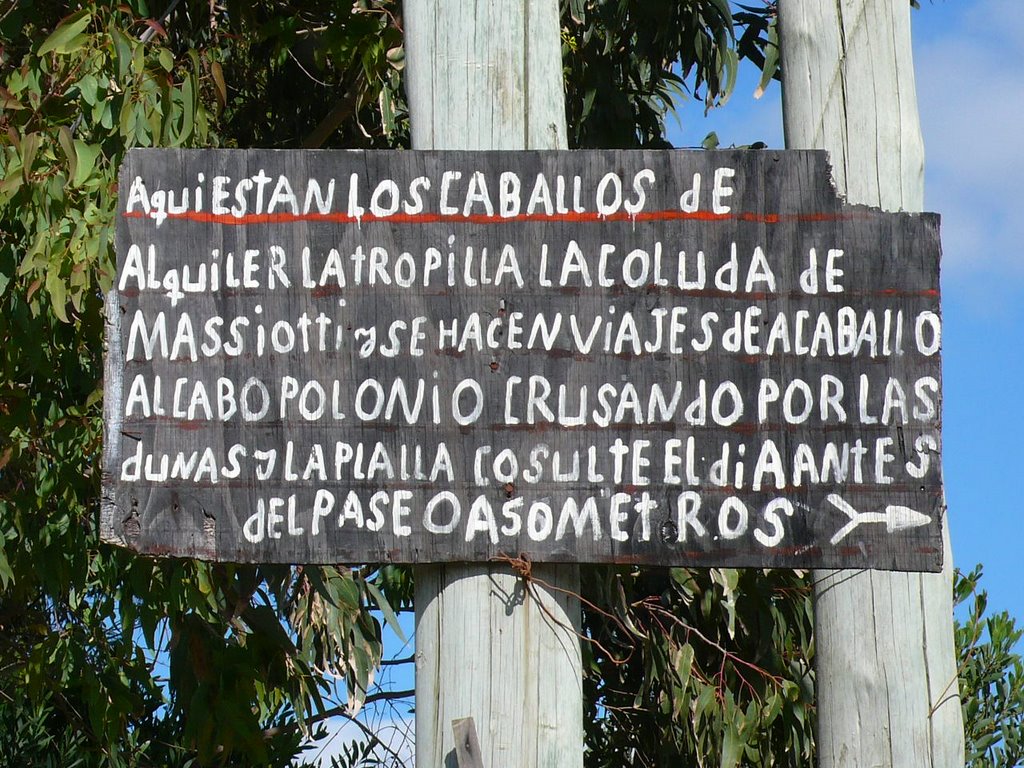 Cartel informativo en Valizas, Uruguay by Ana Padorno