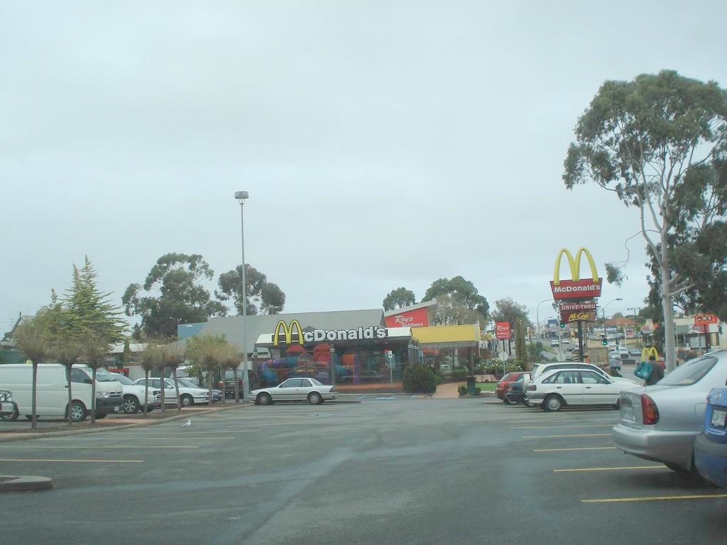 McDonalds, Enfield, Adelaide by bichoosn